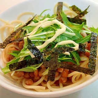 麺つゆ/マヨで　納豆と水菜ともみ海苔の和風パスタ